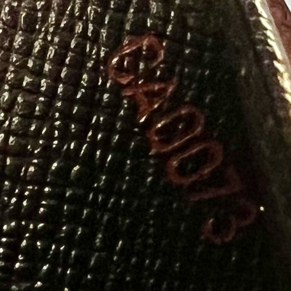 🔥 Authentic Louis Vuitton Black Epi PM Agenda Passport Holder - Picture 16 of 16